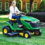 John Deere S100 42 in. 17.5 HP Gas Hydrostatic Riding Lawn Mowers - Image 3